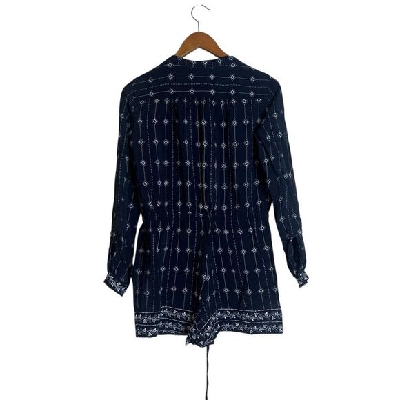 Loft navy patterned romper. Size xs - Picture 8 of 8